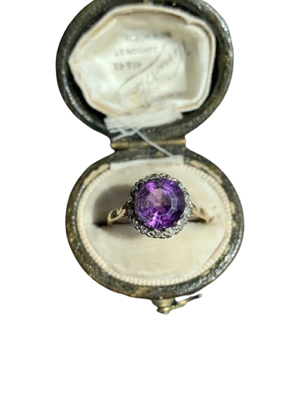 Vintage 18 Ct Gold and Platinum Ring Amethyst Diamonds Size M and half