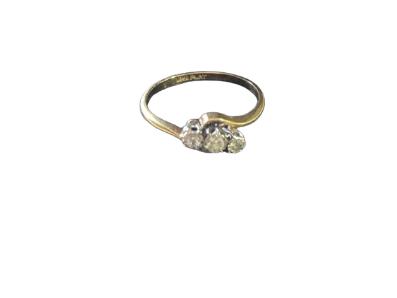 Vintage 18 Ct Gold Diamond trilogy Ring Size P